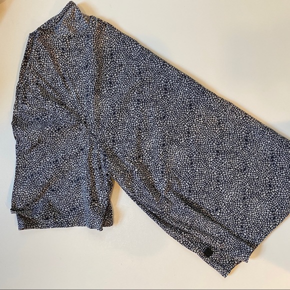 Lululemon Boxy Floral Tee - Picture 3 of 4